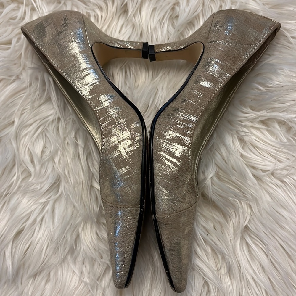 🌸 Bella Vita silver tan heels. Size 5 1/2. 2 1/2” heel. - Picture 5 of 8